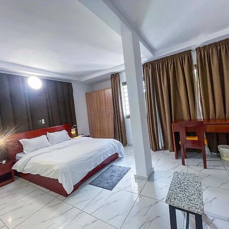 Hotel Le Vaisseau Abidjan Exteriör bild