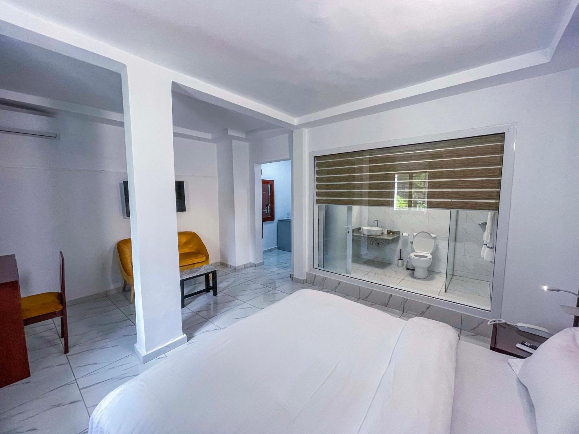 Hotel Le Vaisseau Abidjan Exteriör bild