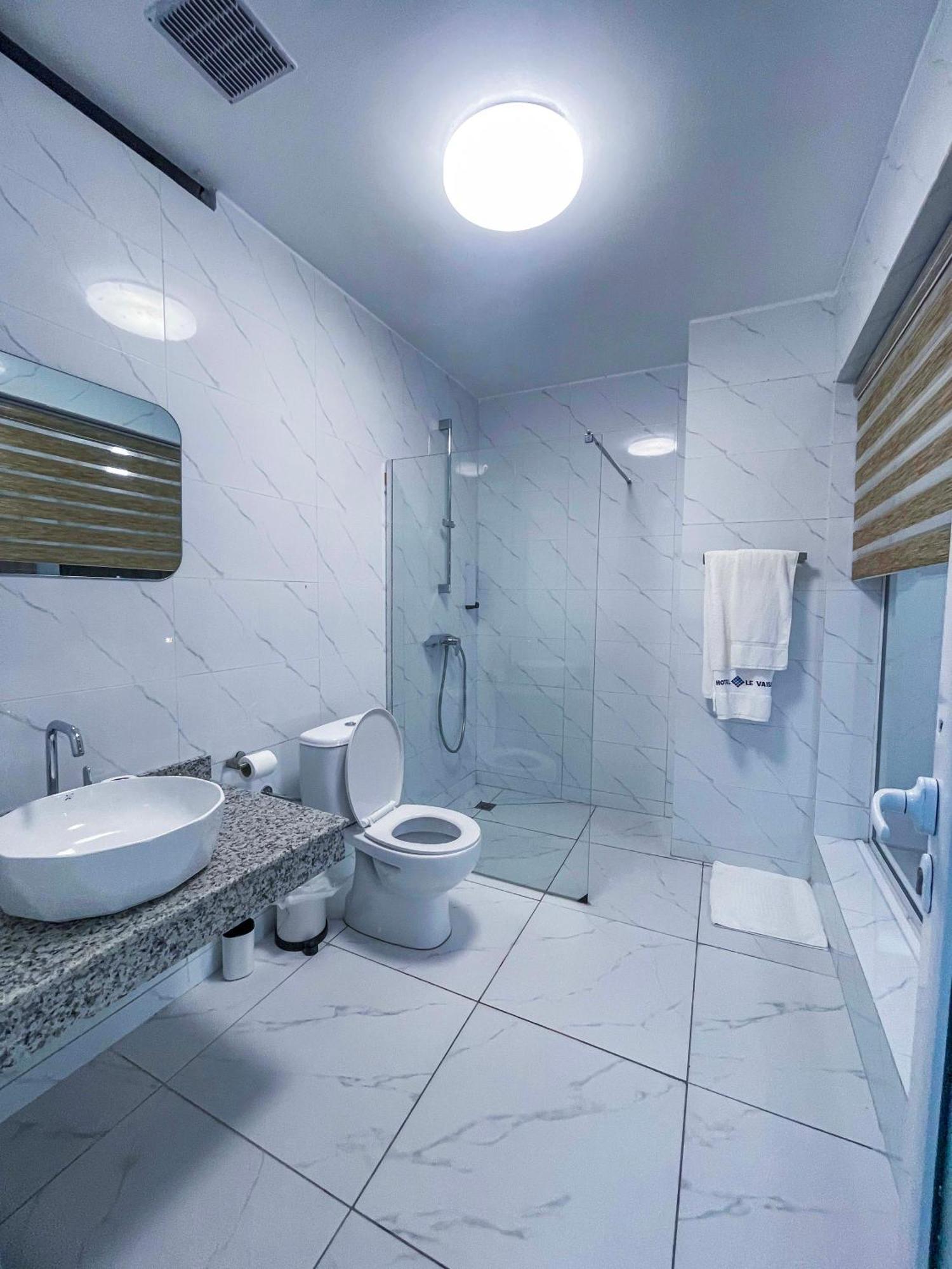 Hotel Le Vaisseau Abidjan Exteriör bild