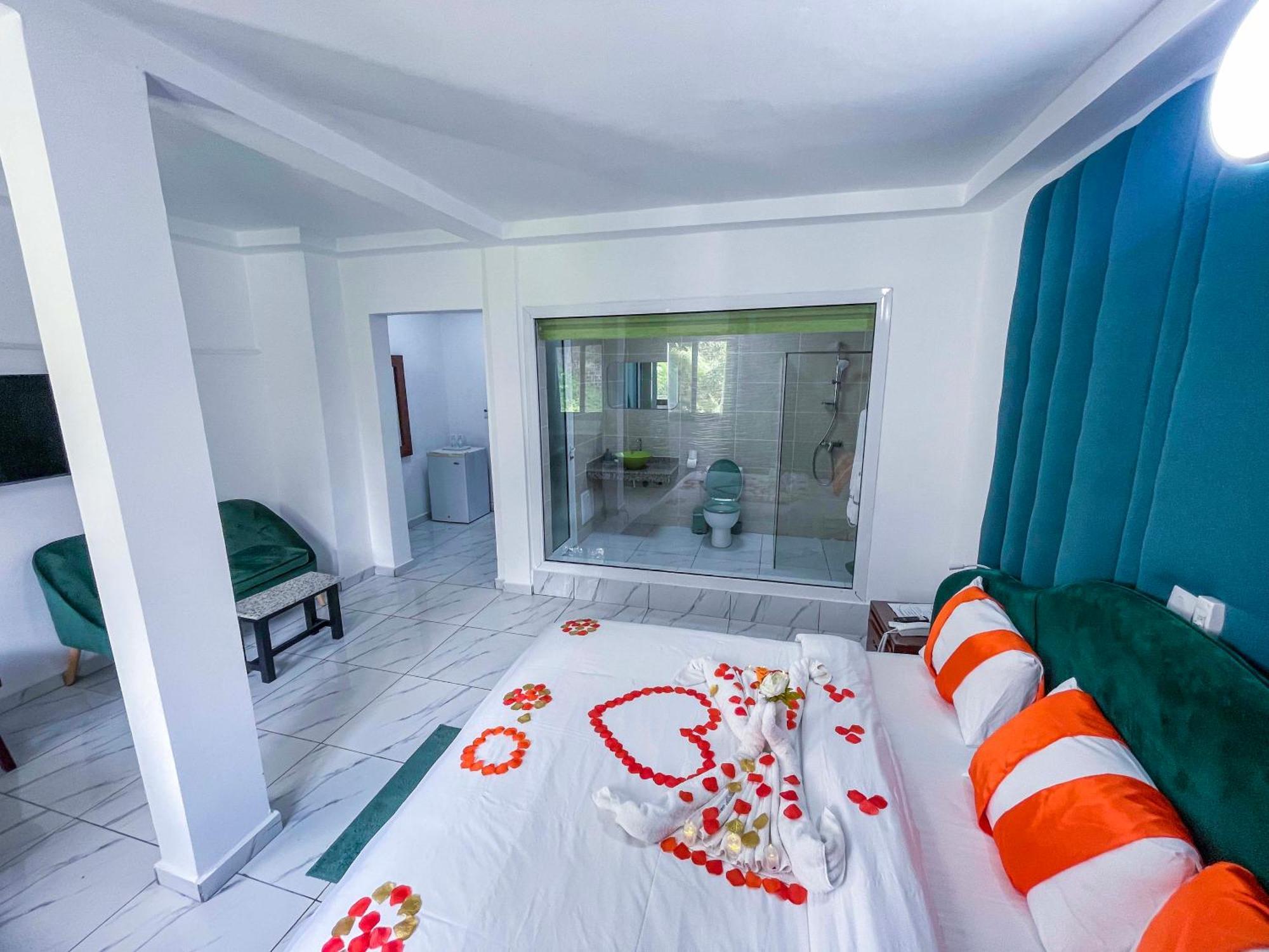 Hotel Le Vaisseau Abidjan Exteriör bild