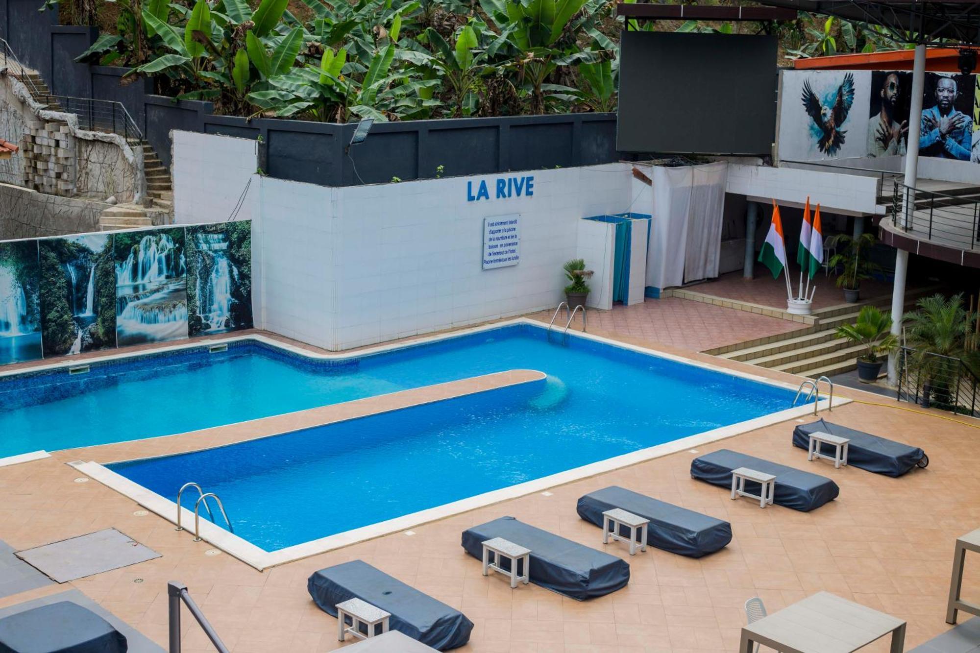 Hotel Le Vaisseau Abidjan Exteriör bild