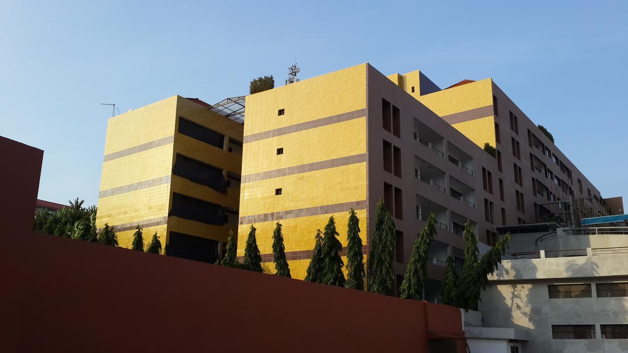 Hotel Le Vaisseau Abidjan Exteriör bild