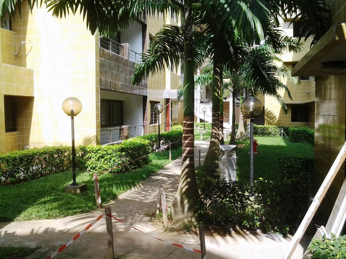 Hotel Le Vaisseau Abidjan Exteriör bild