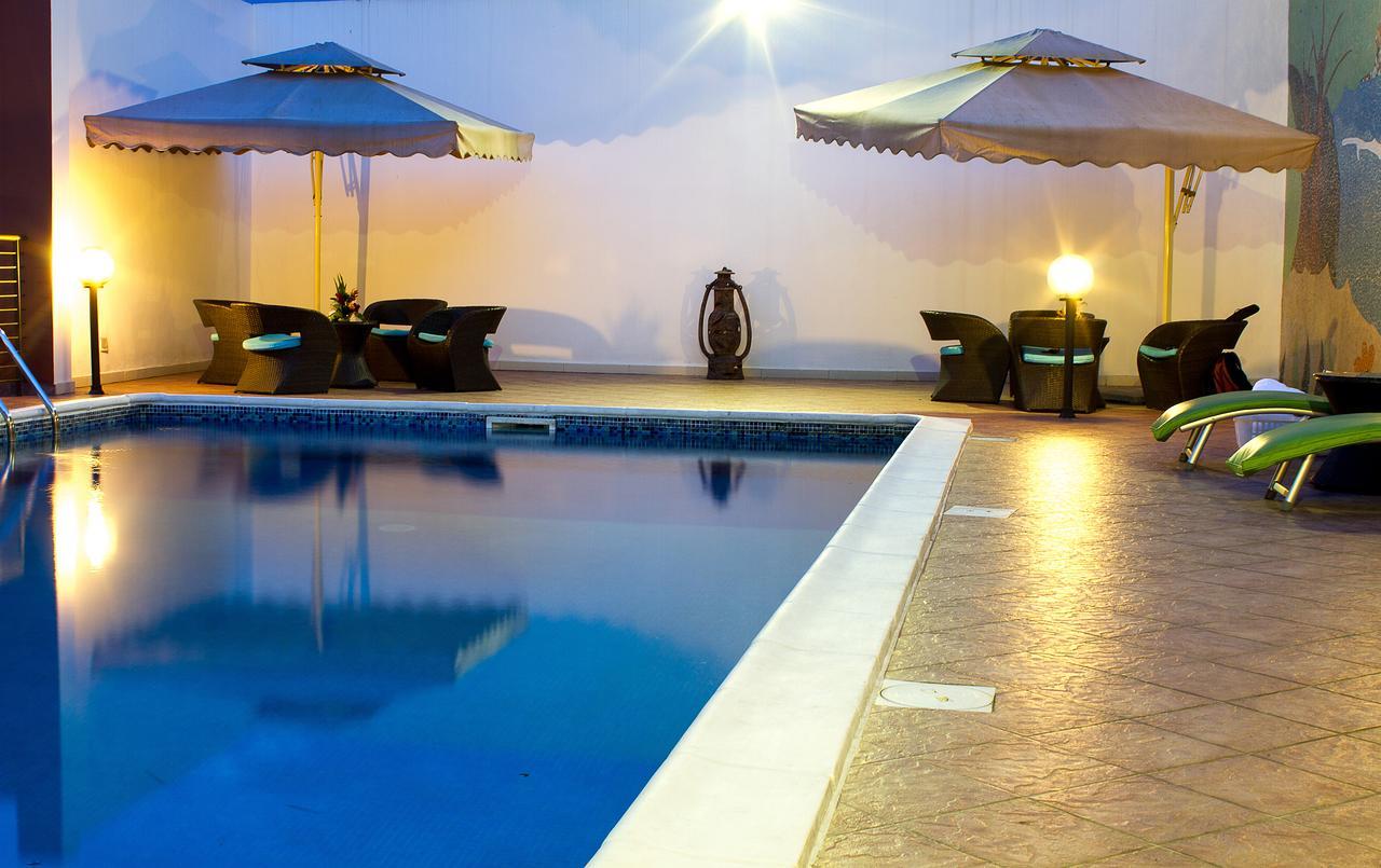 Hotel Le Vaisseau Abidjan Exteriör bild
